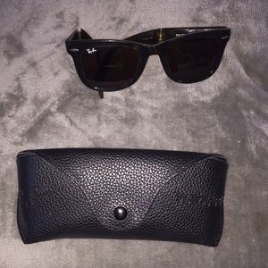 Fold up Wayfarer Ray-Bans